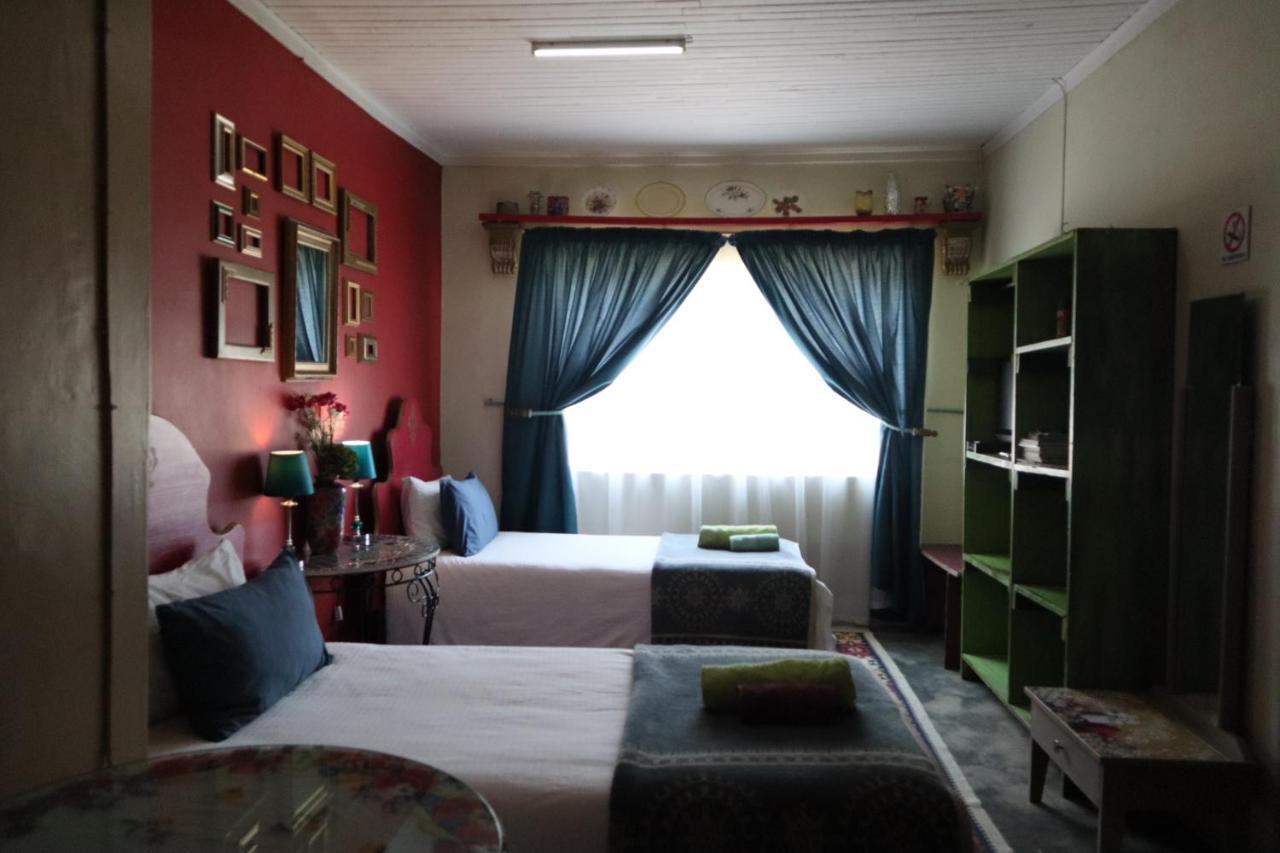 Rocks & Roses Farm Stay Lochiel ภายนอก รูปภาพ