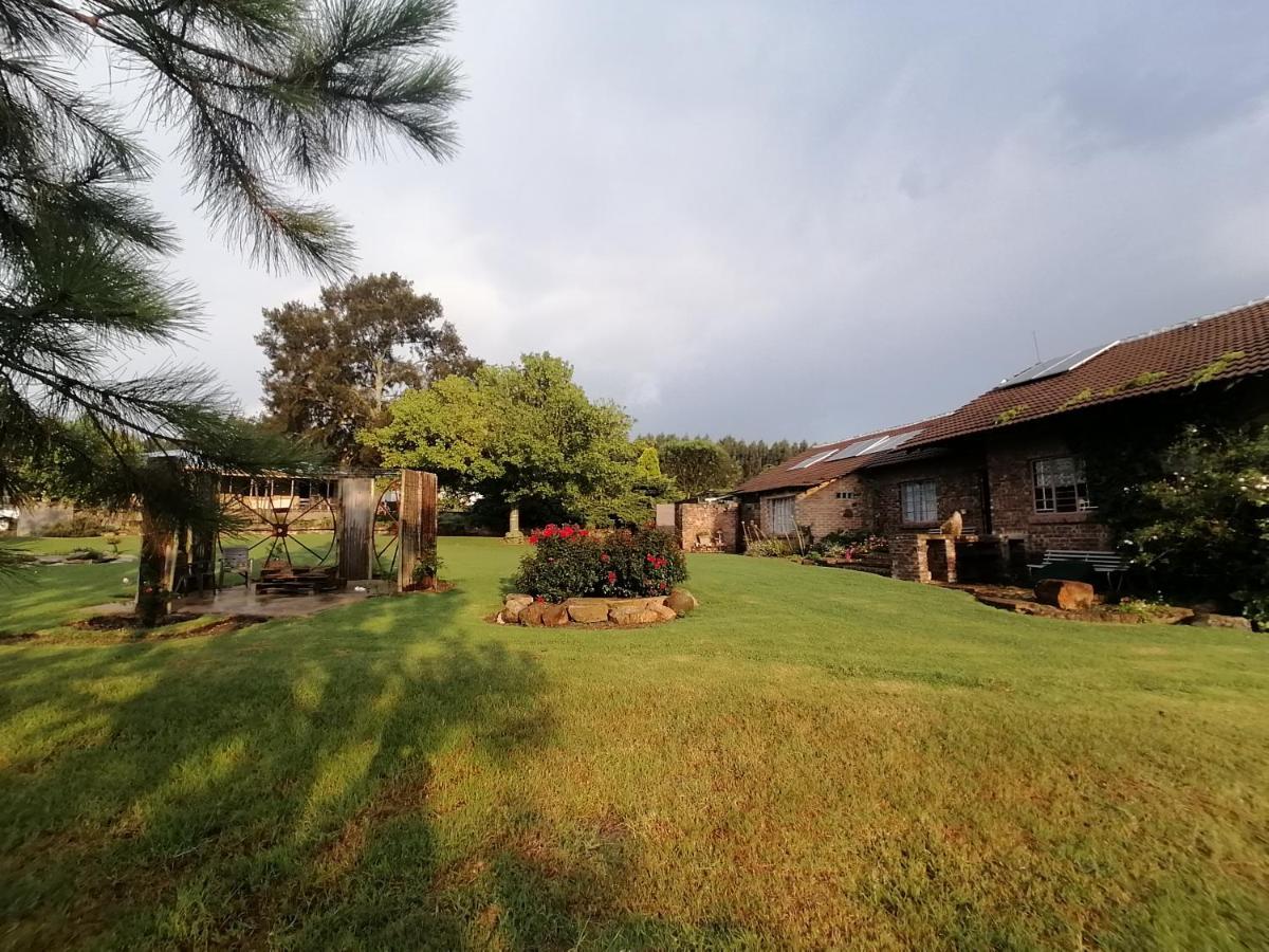 Rocks & Roses Farm Stay Lochiel ภายนอก รูปภาพ