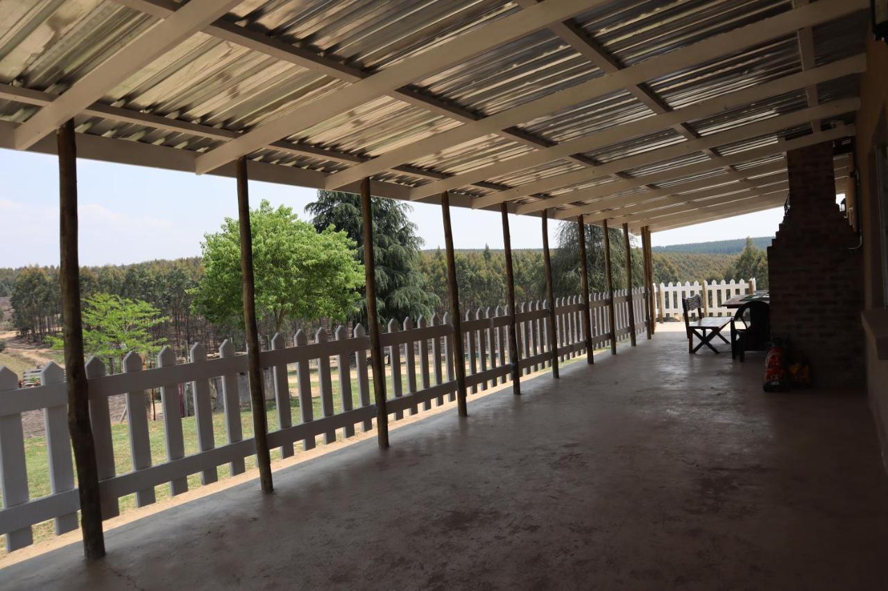 Rocks & Roses Farm Stay Lochiel ภายนอก รูปภาพ