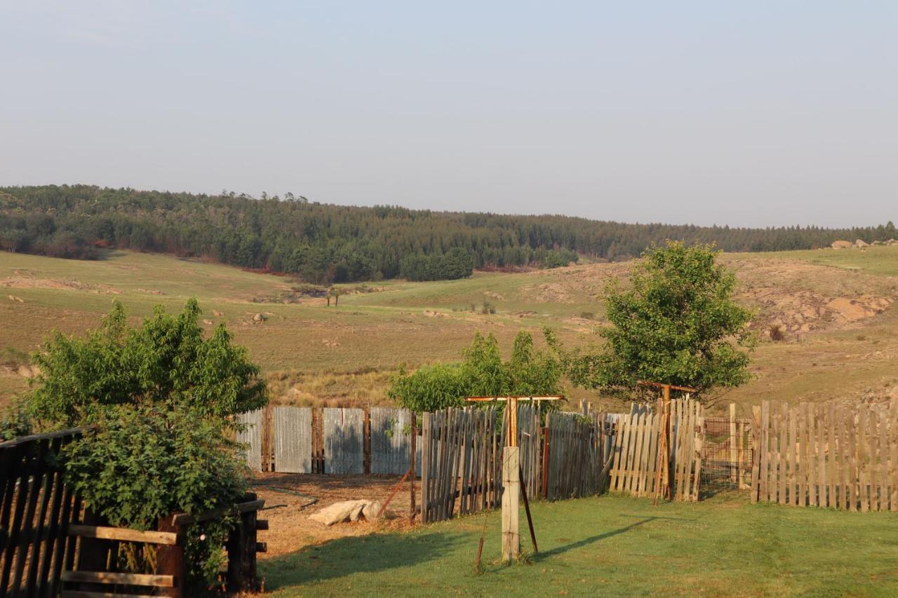 Rocks & Roses Farm Stay Lochiel ภายนอก รูปภาพ