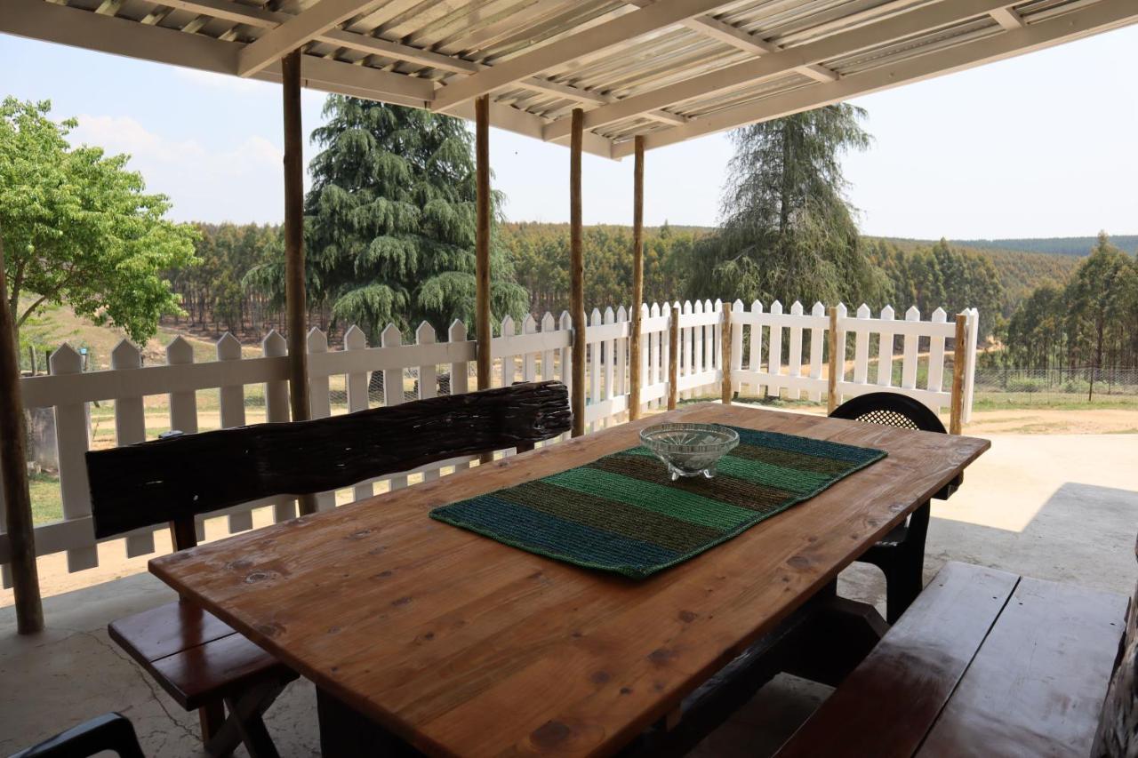 Rocks & Roses Farm Stay Lochiel ภายนอก รูปภาพ