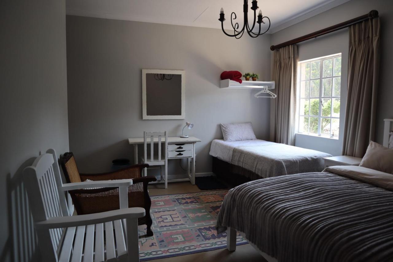 Rocks & Roses Farm Stay Lochiel ภายนอก รูปภาพ